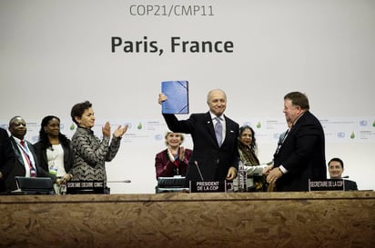 Cumbre.  Los representantes  que participan aquí en la cumbre sobre cambio climático, COP 21, entregaron el primer borrador. (EFE)