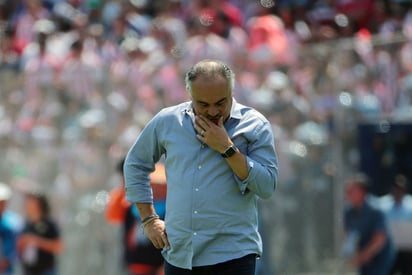 En el Clausura 2011, al mando de los Pumas de la UNAM llegó a la final contra Morelia, en la cual ganó su primer y único título. (ARCHIVO)
