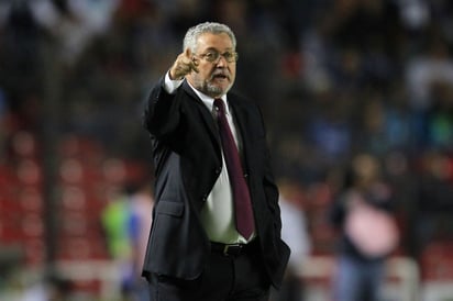 El director técnico Víctor Manuel Vucetich lamentó la falta de refuerzos para Gallos Blancos de Querétaro. (JAMMEDIA)