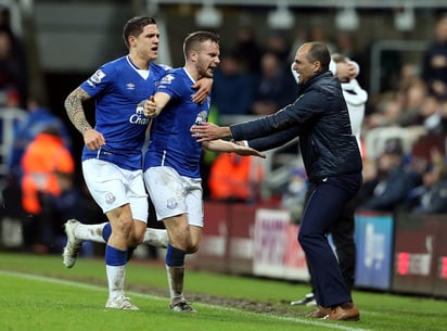 La victoria corta la mala racha del Everton, instalado en el ecuador de la tabla, y acentúa el mal momento del Newcastle, en puestos de descenso. (AP)