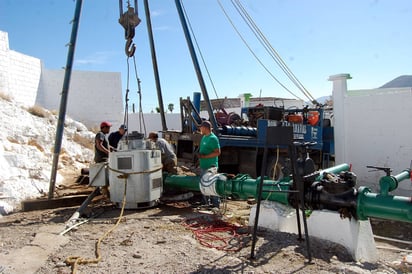 Reparado. El Sideapa mantuvo a su personal trabajando día y noche hasta que el pozo 5 volvió a operar. (EL SIGLO DE TORREÓN)