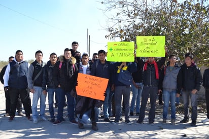 La manifestación inició a las 10:30 de la mañana, a las afueras de la UTT y finalizó a la 1 de la tarde. (EL SIGLO DE TORREÓN)