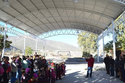 Escuelas. Fueron dos techumbres las que se entregaron con recursos municipales y federales, a planteles de Lerdo. (EL SIGLO DE TORREÓN)