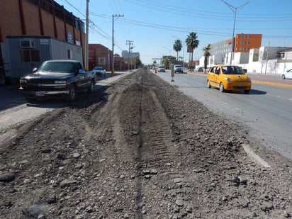 Mejora. Los trabajos de pavimentación en el Independencia serán desde la base y se crearán tres carriles por sentido. (RAMÓN SOTOMAYOR) 