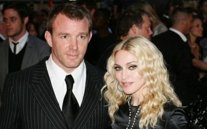 Madonna estuvo casada con Guy Ritchie de 2000 a 2008. (ARCHIVO)