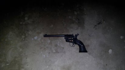 Termina herido. Jovencito de 15 años manipulaba una pistola en su casa, accidentalmente se accionó en su contra. (EL SIGLO DE TORREÓN)