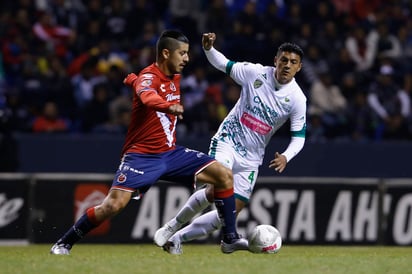 Tiburones Rojos del Veracruz y Jaguares de Chiapas son dos de los seis equipos que tendrán actividad hoy en la Liga MX.  (ARCHIVO)