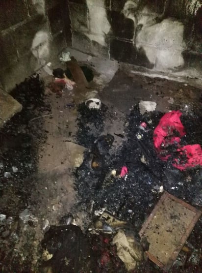 El fuego dañó por completo las paredes, techos, puertas y vidrios de la finca, además de provocar la pérdida total de los muebles, ropa y papelería diversa que se encontraba en su interior.