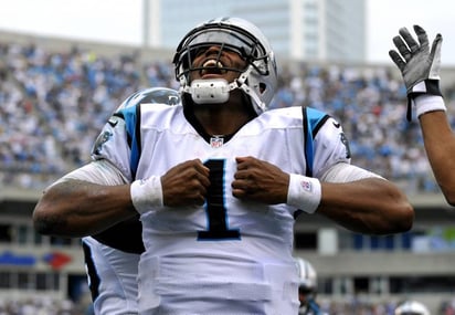 Cam Newton arrasó, y se llevó el premio al Jugador Más Valioso de la NFL. (AP)