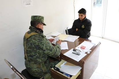 Trámite. Faltaron 122 jóvenes por entregar la media cartilla para la 'liberación' del documento.