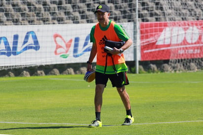 Juan Carlos Osorio convocó a jugadores que participan en la liga mexicana veteranos, entre ellos, el guardameta Jesús Corona y Jorge Torres Nilo junto a jóvenes como el atacante Jurgen Damm. (JAM MEDIA)