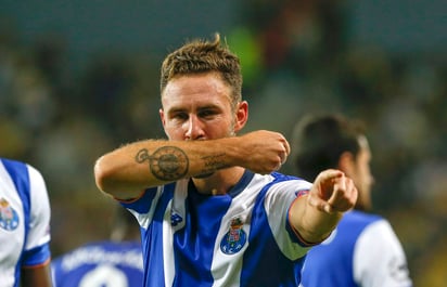 Con actuaciones destacadas, Layún se ha ganado la confianza de sus compañeros. (ARCHIVO)