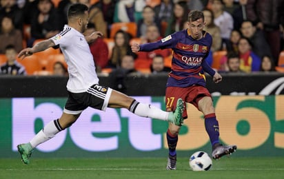 Aficionados desairaron duelo, 16 mil acudieron al Mestalla, estadio con capacidad para 55 mil en duelo plagado de suplentes por parte de Barcelona. (AP)