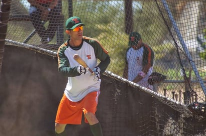 Iván 'el elegante' Araujo nació como pelotero profesional en el sistema de sucursales de Vaqueros Laguna, con quienes debutó en la Liga Mexicana de Beisbol y se convirtió en uno de los consentidos de la afición. (Archivo)