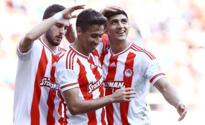 Alan Pulido anotó en la goleada 3-0 del Olympiacos a Veria en la Liga griega. El equipo del mexicano llegó a 43 títulos de liga. (Especial)