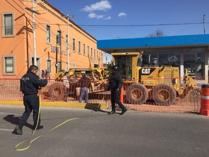 Deceso. El joven trabajador quedó tendido en la avenida 20 de Noviembre. (EL SIGLO DE TORREÓN)