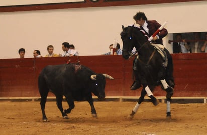 La maestría del rejoneador navarro no tiene comparación en todo el planeta y su cuadra de caballos ha maravillado a millones de taurinos. (Archivo)