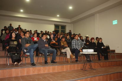 Exposición. Regidores y jefes de departamento recibieron una plática de la Comisión de Derechos Humanos del Estado. (MARY VÁZQUEZ)