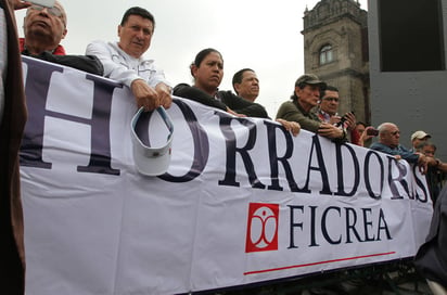 Protesta. Foto de archivo de ahorradores de Ficrea que se manifestaron en la Ciudad de México para exigir su dinero a la CNBV.