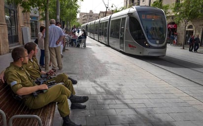 En alerta. Autoridades revelan que los terroristas planeaban un nuevo ataque en París.