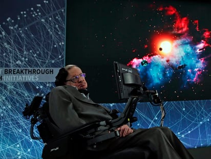 'Para sobrevivir como especie, a la larga debemos extendernos hacia las estrellas, y hoy nos comprometemos con el próximo gran avance del hombre en el cosmos', dijo Hawking. (EFE)