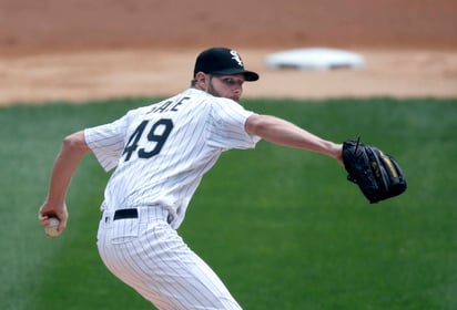 Chris Sale lanzó siete entradas sin permitir carreras limpias y es el primer pitcher en llegar a 4 triunfos. (AP)