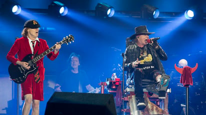 La nueva alineación de AC/DC con Axl Rose como cantante brindó su segundo concierto en la gira europea. (EFE)