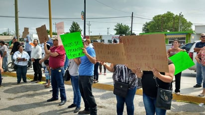 Molestia. Le reclamaron la aplicación de operativos para el decomiso de vehículos de procedencia extranjera. (EL SIGLO DE TORREÓN)