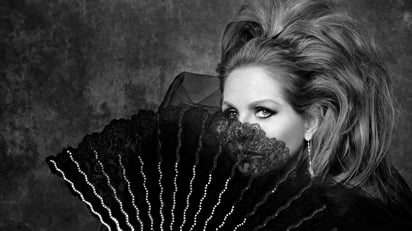 Reconocida. La soprano estadounidense Renée Fleming tiene un gran público internacional, su estilo y voz la han llevado a recibir los más grandes elogios en el mundo.