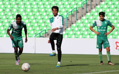 El equipo lagunero cerró esta tarde su preparación con un entrenamiento en el ahora llamado “Templo del Desierto”.  (EL SIGLO DE TORREÓN)