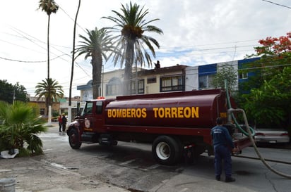 Las autoridades detallaron que no hubo personas lesionadas, únicamente daños menores en la fachada del local comercial más cercano. (ESPECIAL)