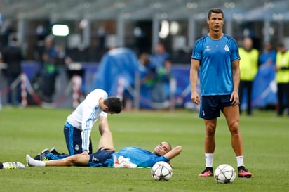 Cristiano Ronaldo mostró en San Siro en el último entrenamiento del Real Madrid que está al máximo en una sesión en la que dio todo. (AP)