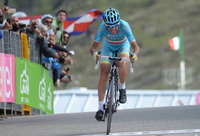 El italiano Vincenzo Nibali está cerca de coronarse. (EFE)