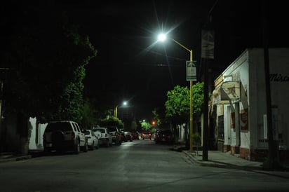 Luminarias. Advierten que con la instalación de luminarias Led habrá grandes ahorros en electricidad para Lerdo. (ARCHIVO)