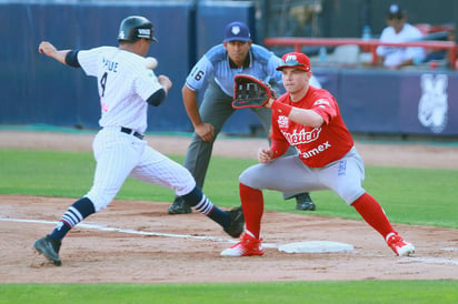 Sultanes de Monterrey perdía 5-1 ante Diablos y regresó para derrotarlos 6-5 en 10 entradas. (Cortesía)