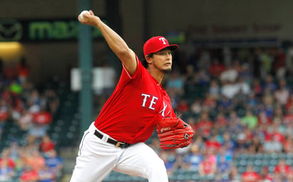 En apenas su tercera salida después de someterse a la cirugía Tommy John, Yu Darvish dejó el juego por sentir rigidez en su hombro. (AP)