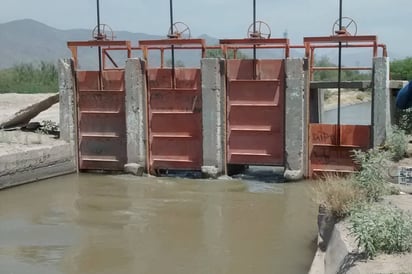 Posesión. Muchos campesinos sólo rentaron derechos de agua rodada y nunca volvieron a tomar posesión de los mismos. (ARCHIVO)