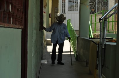 En aumento. La población de adultos mayores en el país se irá incrementando en los próximos años. (ARCHIVO)