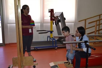 Beneficios. Los CRIT han logrado apoyar a miles de niños para su recuperación o mejorar su calidad de vida con las terapias. (CLAUDIA LANDEROS)