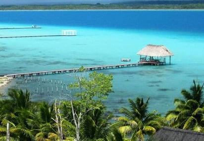 Bacalar, paraíso de azul infinito