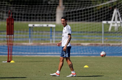 
La expedición argentina viajará esta tarde, a partir de las 18.00 hora local (22:00 GMT) hasta Nueva Jersey, donde permanecerá concentrada para el partido del domingo, que será su segunda final consecutiva de la Copa América. 