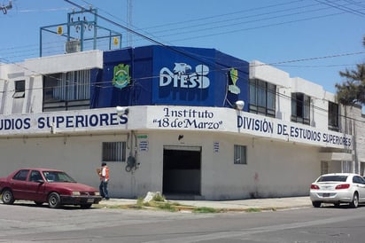 Insuficiente. Edificio de Dirección de Estudios Superiores es chico y tienen que rechazar alumnos. (CLAUDIA LANDEROS)