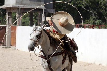 La Charrería chiapaneca se prepara para la celebración del LXXII Congreso y Campeonato Nacional Charro Chiapas 2016, que se realizará en el mes de noviembre. (NOTIMEX)