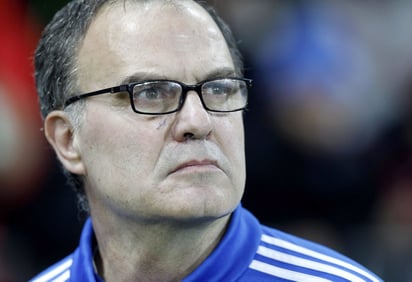 Bielsa acababa de firmar con el club hace unos cuantos días. (ARCHIVO)