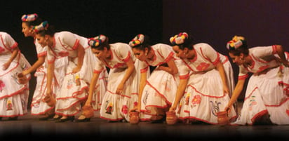 Función. La presentación del domingo incluirá la puesta en escena de cuadros de Oaxaca, Yucatán, Chihuahua y Tamaulipas. (ARCHIVO)