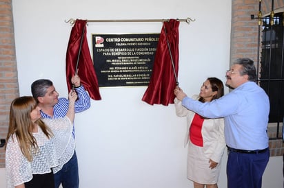 Desarrollo. Develan placa del Centro Comunitario Peñoles. (Fernando Compeán)