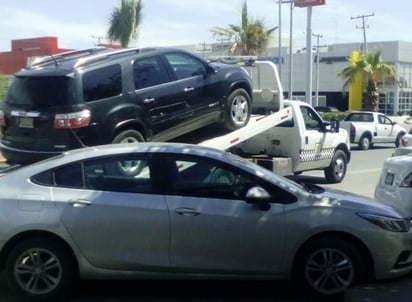 Hasta el mediodía de hoy se detuvieron siete vehículos de Uber, entre ellos una camioneta de lujo. (EL SIGLO DE TORREÓN)