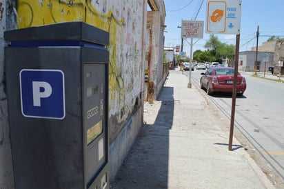 Siguen operando. Hasta nuevo aviso, los parquímetros de Matamoros seguirán trabajando de manera regular. (EL SIGLO DE TORREÓN/ ROBERTO ITURRIAGA)