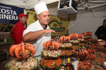 Turismo. Además de un lugar de descanso, el puerto de Mazatlán también es un lugar de degustación gastronómica.