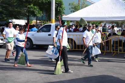 Brigada. Se asignó un espacio en la colonia, se realizaron diversas labores y se abordó con los vecinos el tema de la limipieza. (FERNANDO COMPEÁN) 